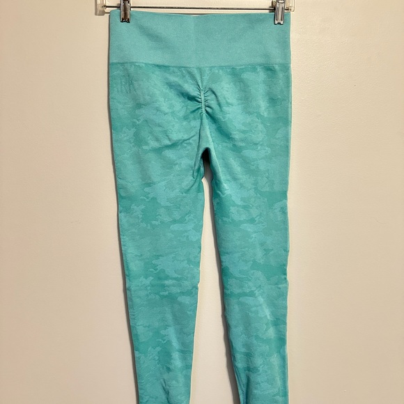 GYMSHARK-  ADAPT CAMO SEAMLESS LEGGINGS -
AQUA GREEN (MEDIUM) - Picture 2 of 5